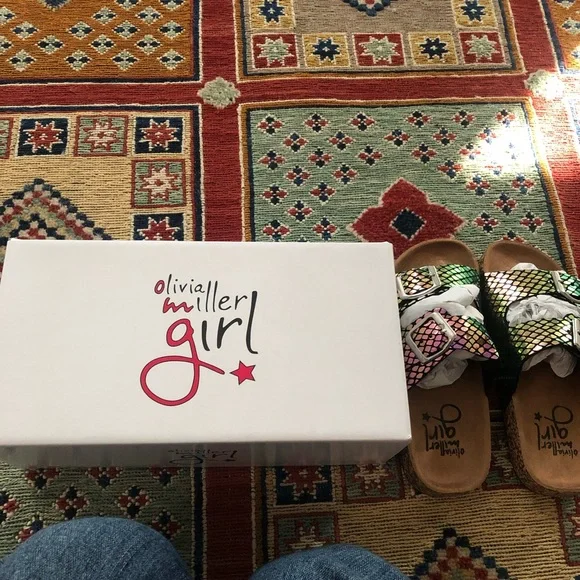 New Olivia Miller Girl Sandals - Picture 3 of 4